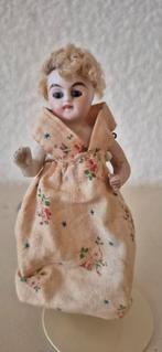 Antiek Porseleinen Poppenhuis Popje - 9cm, Antiek en Kunst, Antiek | Speelgoed, Ophalen of Verzenden