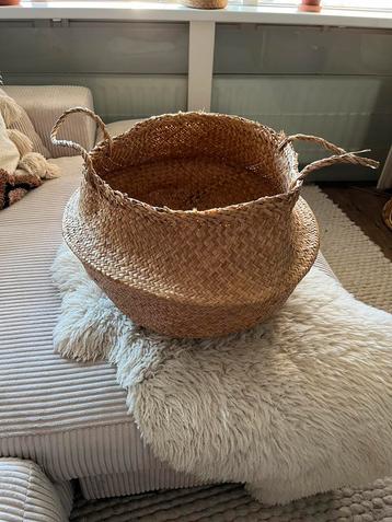 Rieten rotan mand (plantenbak) (opbergmand) beschikbaar voor biedingen