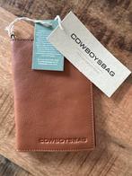 Cowboysbag Paspoort Cover - Nieuw!, Sieraden, Tassen en Uiterlijk, Portemonnees, Overige merken, Bruin, Nieuw, Ophalen of Verzenden