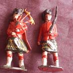 Schotland: 2 Antieke Tinnen Soldaatjes Made in England, Antiek en Kunst, Verzenden