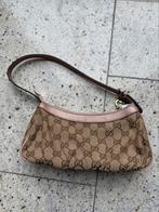 Gucci lovely heart pochette, Sieraden, Tassen en Uiterlijk, Ophalen of Verzenden, Zo goed als nieuw, Beige, Schoudertasje