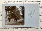 1902 Fotokaart - Oude foto - Wandeling in het bos, Verzamelen, Foto's en Prenten, Gebruikt, Foto, Ophalen of Verzenden, Voor 1940