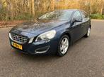 Volvo V60 T3 150pk Summum Navi Cognac Leder PDC Standkachel, 4 cilinders, Blauw, 1451 kg, 1600 kg