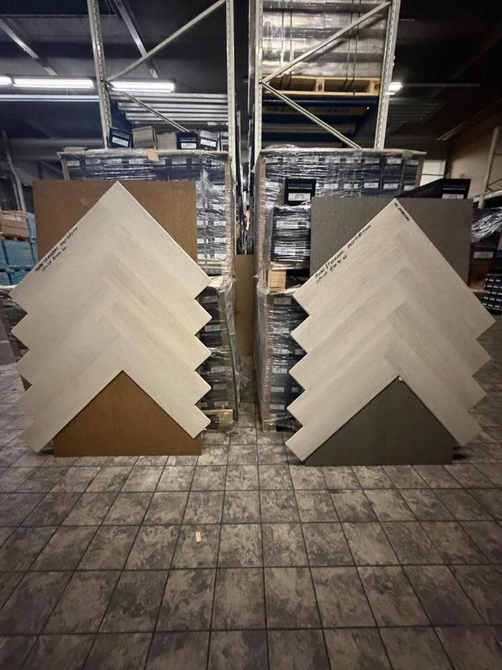 PVC CLICK VISGRAAT MET ONDERVLOER NOOIT ZO GOEDKOOP GEWEEST, Huis en Inrichting, Stoffering | Vloerbedekking, Nieuw, Laminaat