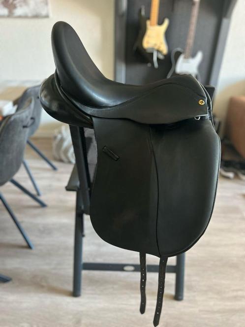 Anatomica Octant dressuur zadel met treeclix 17.5 inch Fit 4, Dieren en Toebehoren, Paarden en Pony's | Zadels, Zo goed als nieuw