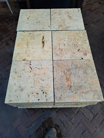 50m² travetin wildverband, gebruikt, op pallet beschikbaar voor biedingen