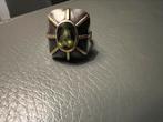 Zilveren ring met peridot, Ophalen of Verzenden, Zo goed als nieuw, 17 tot 18, Dame