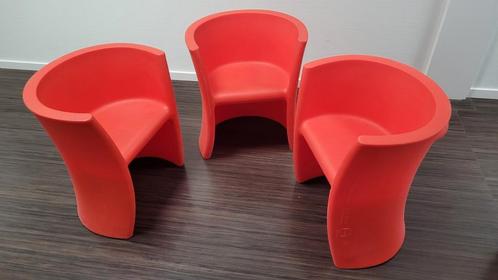 Rode kinderstoel / hobbelpaard Triolli design, Kinderen en Baby's, Kinderkamer | Tafels en Stoelen, Zo goed als nieuw, Stoel(en)