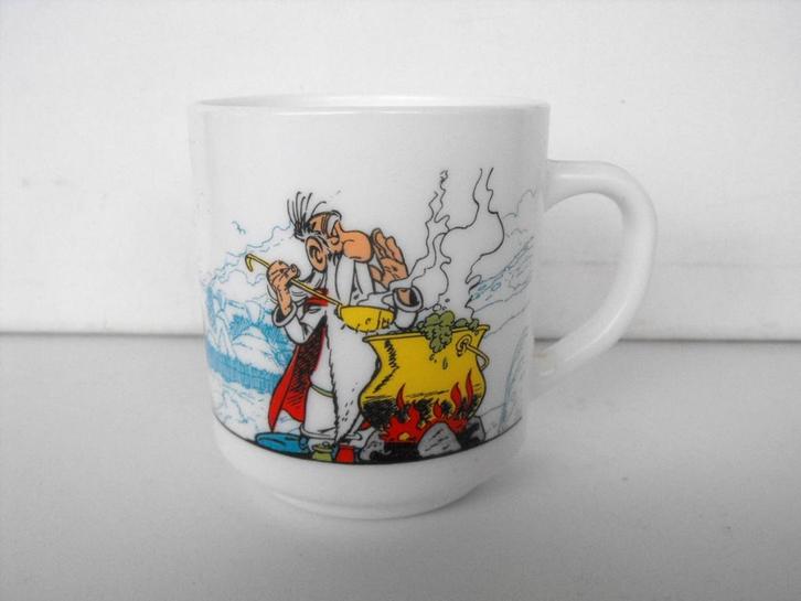 Asterix en Obelix MOK met Panoramix aan het koken, Verzamelen, Stripfiguren, Zo goed als nieuw, Gebruiksvoorwerp, Asterix en Obelix