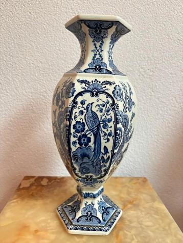 Royal Sphinx, Delfts, Boch, vaas, pauw, 32 cm beschikbaar voor biedingen