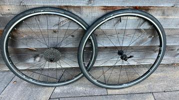 Trek Bontrager Race 28” wielset met Bontrager R2 28mm banden beschikbaar voor biedingen