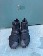 Nike LeBron soldier 10    maat -  45, Ophalen of Verzenden, Gedragen, Overige kleuren, Sportschoenen
