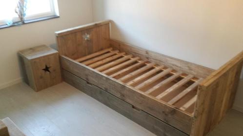 Kinderbed lade ster nachttafel lattenbodem 90x200cm Hout, Kinderen en Baby's, Kinderkamer | Bedden, Nieuw, 85 tot 100 cm, Lattenbodem