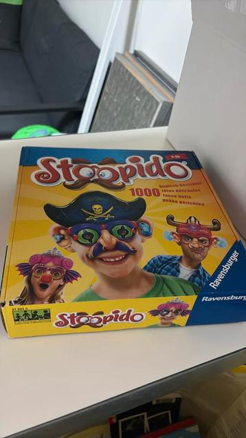 Stoopido beschikbaar voor biedingen