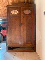 Oude vintage kast, Ophalen