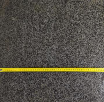 Natuursteen buitentegels 50x50x2 Basalt (100st prijs per m2) beschikbaar voor biedingen
