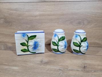 Peper en Zoutstel met servethouder van Majolica beschikbaar voor biedingen