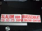 grote sticker slalom van brasschaat super bazar center 1975, Verzamelen, Verzenden, Zo goed als nieuw, Bedrijf of Vereniging