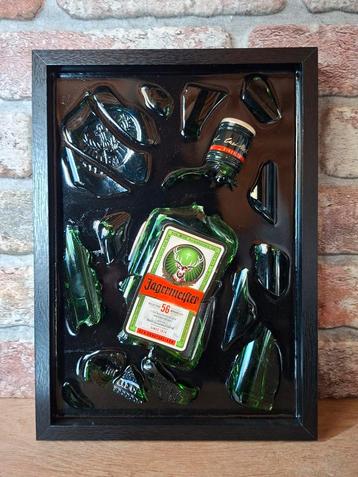 Jagermeister fles verwerkt in een lijst met Epoxy  beschikbaar voor biedingen