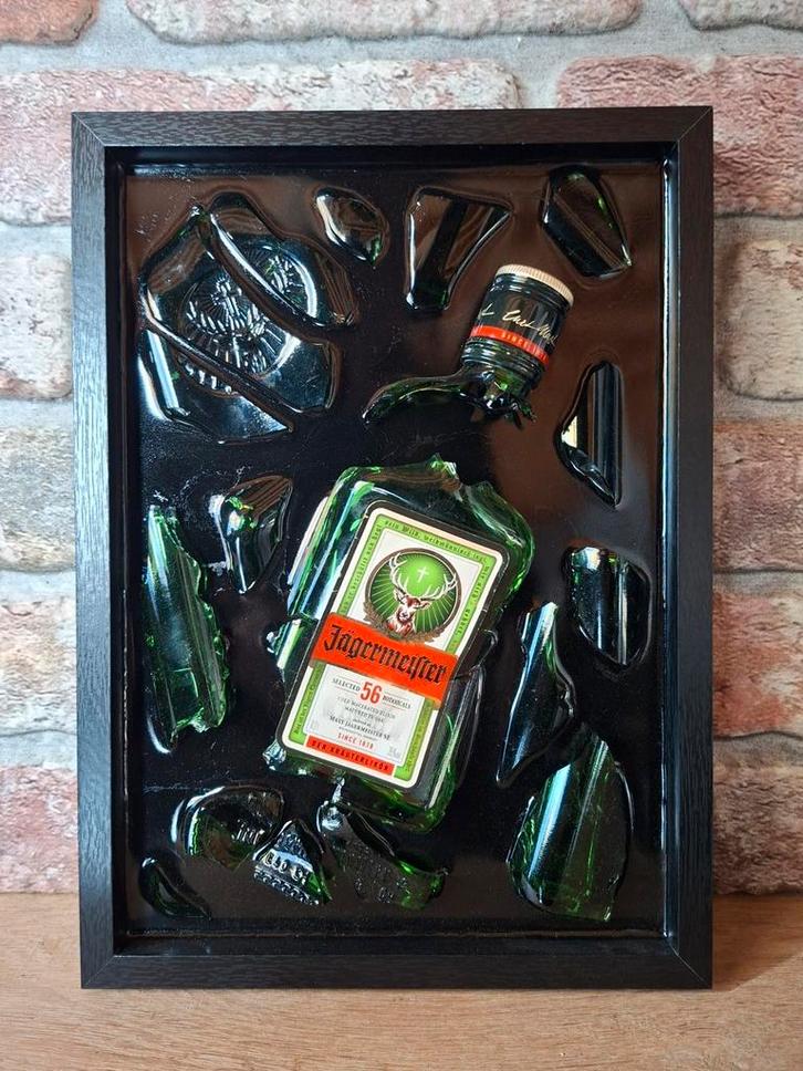 Jagermeister fles verwerkt in een lijst met Epoxy, Antiek en Kunst, Kunst | Schilderijen | Modern, Ophalen of Verzenden