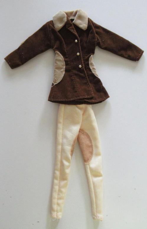 Barbie Paardrijpak met hinnekend paard, Verzamelen, Poppen, Zo goed als nieuw, Kleertjes, Ophalen