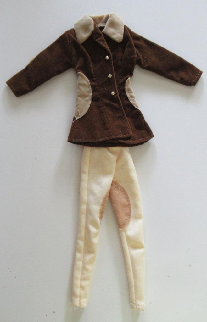 Barbie Paardrijpak met hinnekend paard, Verzamelen, Poppen, Zo goed als nieuw, Kleertjes, Ophalen