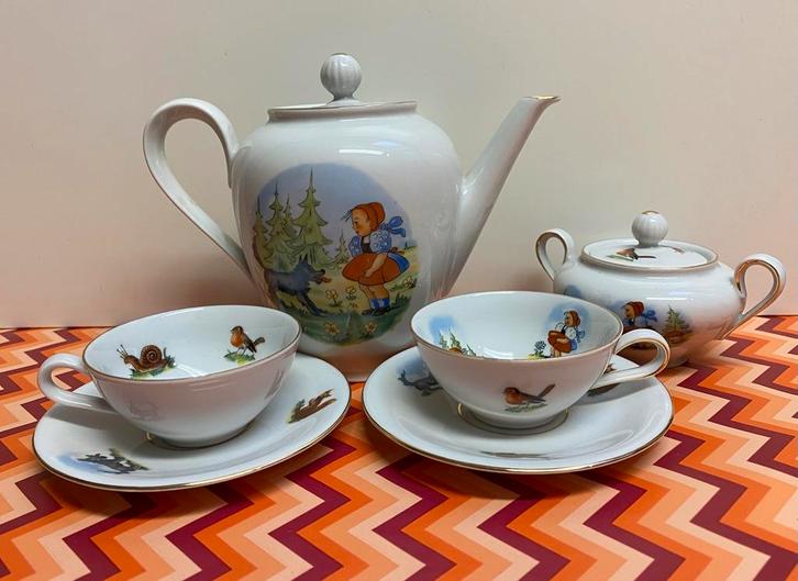 Prachtig Antiek Kinderserviesje Roodkapje - 1940/50s, Antiek en Kunst, Antiek | Servies los, Ophalen of Verzenden