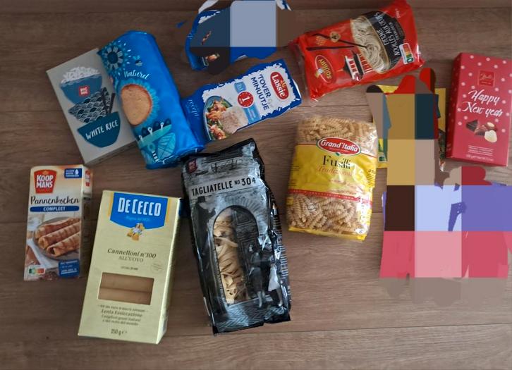 Tas met eten zie foto meest 2026 / 2027 nog goed, Diversen, Levensmiddelen, Ophalen of Verzenden