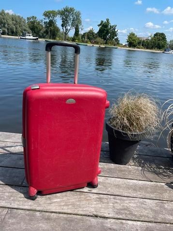 Samsonite spinner, met 4 wielen beschikbaar voor biedingen