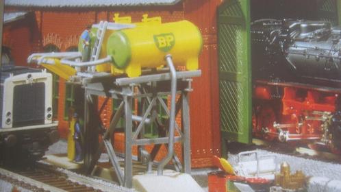 Plastoy bouwpakket voor tankstation voor dieseltreinen, Hobby en Vrije tijd, Modeltreinen | H0, Nieuw, Brug, Tunnel of Gebouw