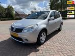 Dacia Sandero 1.2 Lauréate, Voorwielaandrijving, Gebruikt, Origineel Nederlands, Handgeschakeld