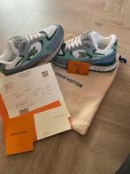 Lv run away sneaker groen, Kleding | Heren, Schoenen, Ophalen of Verzenden, Nieuw, Sneakers of Gympen