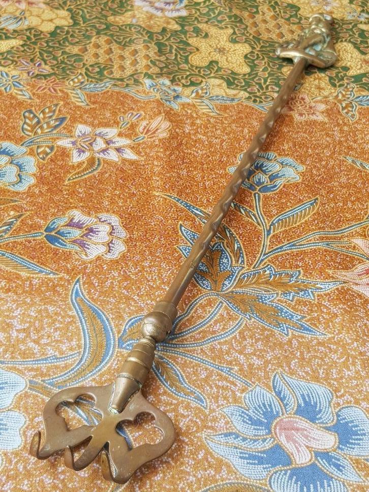 Zeldzame antieke haard of grilvork uit Engeland 48,5 cm., Antiek en Kunst, Antiek | Koper en Brons, Koper, Ophalen of Verzenden