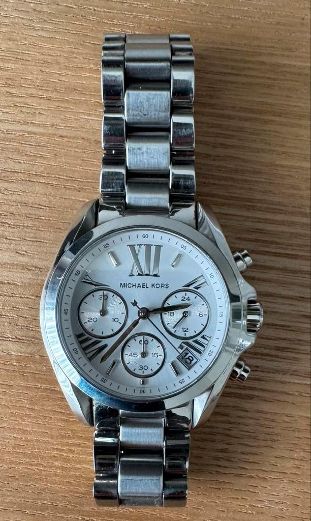 Michael Kors dames horloge in nieuwstaat, Sieraden, Tassen en Uiterlijk, Horloges | Dames, Zo goed als nieuw, Overige merken, Staal