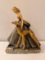Prachtig art deco vrouw beeld hazewind hond vintake, Verzamelen, Beelden en Beeldjes, Ophalen of Verzenden, Zo goed als nieuw