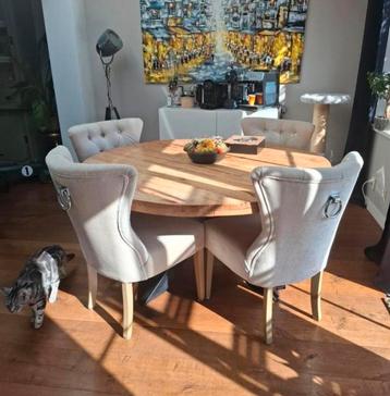 Mango Houten Tafel + 4 Urban Sofa Stoelen beschikbaar voor biedingen