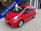 Toyota Aygo 1.0-12V NW APK/5 DEURS (bj 2006), Auto's, Voorwielaandrijving, Gebruikt, 4 stoelen, 68 pk