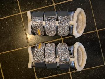 Nieuwe glitter beenbeschermers van showtime mt XL beschikbaar voor biedingen