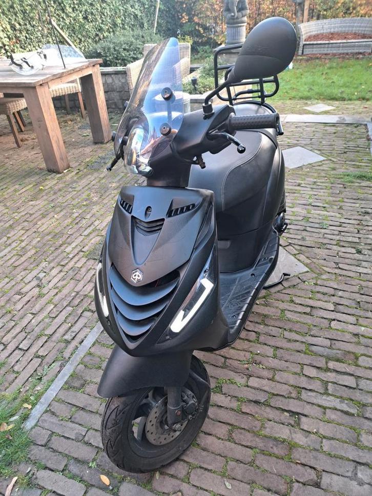Piaggio zip 2015, Fietsen en Brommers, Scooters | Piaggio, Zo goed als nieuw, Zip, Benzine, Ophalen of Verzenden