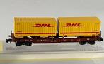 Minitrix 15256 DB containerwagon met 2 x 20" DHL containers, Gelijkstroom, Trix, Ophalen of Verzenden, Analoog