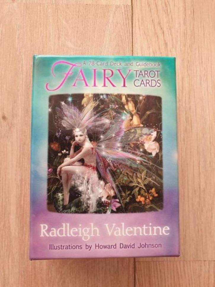 Radleigh Valentine - Fairy tarot cards, Boeken, Esoterie en Spiritualiteit, Zo goed als nieuw, Achtergrond en Informatie, Overige onderwerpen