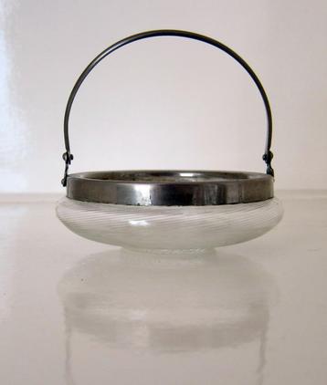 Oud suiker schaaltje van draadglas en metaal beschikbaar voor biedingen