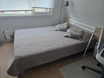 Bed 205* 145 met lattenbodem, matras, beschermer beschikbaar voor biedingen