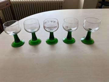 Vintage Römer Wijnglazen groene voet Moeselgebied beschikbaar voor biedingen