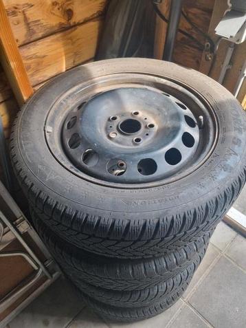 Set 16 inch stalen velgen met winterbanden  beschikbaar voor biedingen
