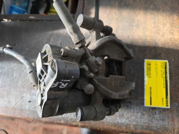 Remklauw (Tang) rechts-achter van een Volkswagen Golf, Auto-onderdelen, Remmen en Aandrijving, Volkswagen, Gebruikt, 3 maanden garantie