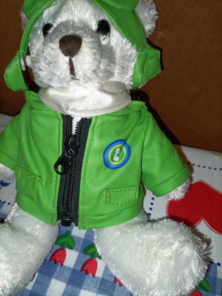 Transavia piloot beer knuffel met groene jas en bril 21 cm, Ophalen of Verzenden, Beer