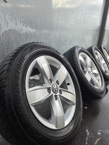 Originele VW T-Roc Velgen 5x112 met Winterbanden 205/60R16 beschikbaar voor biedingen