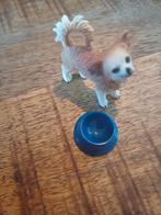 Schleich  chihuahua met voerbakje, Ophalen of Verzenden, Zo goed als nieuw, Beeldje of Figuurtje