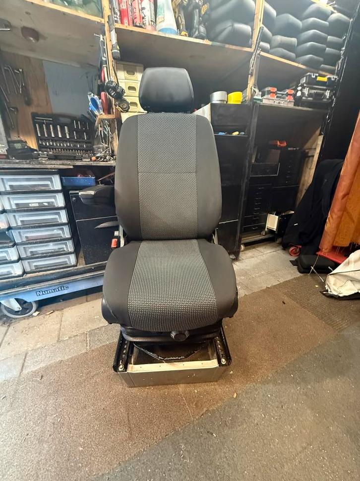 comfortabel luchtveveerde bestuurdersstoel sprinter 906, Auto-onderdelen, Interieur en Bekleding, Mercedes-Benz, Volkswagen, Gebruikt